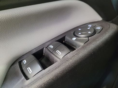 Used 2020 Chevrolet Equinox LS FWD image 27