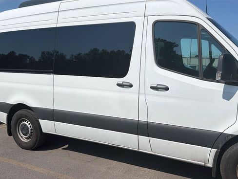 Used 2025 Mercedes-Benz Sprinter 2500 image 13