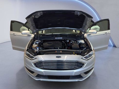 Used 2018 Ford Fusion SE w/ Fusion SE Technology Package image 8