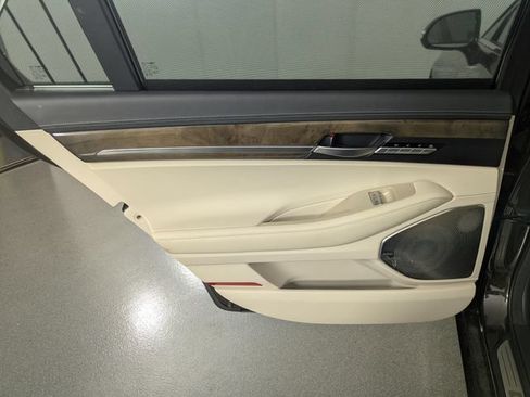 Used 2019 Genesis G90 5.0 Ultimate RWD image 15