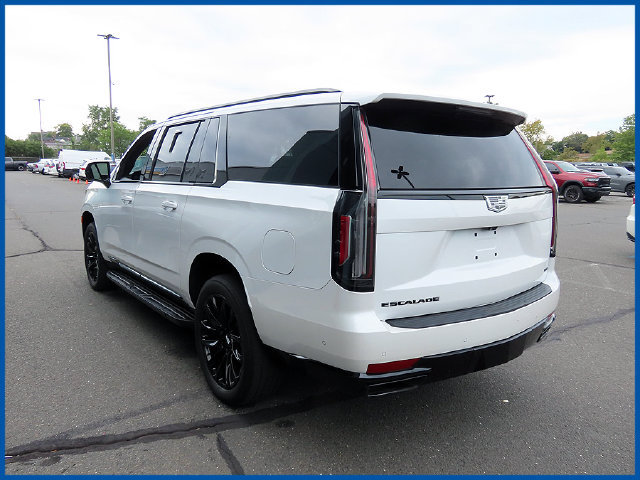 Used 2024 Cadillac Escalade ESV Sport Platinum w/ LPO, ONYX Package AWD/4WD image 5