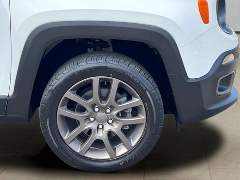 Used 2016 Jeep Renegade 75th Anniversary AWD/4WD image 40