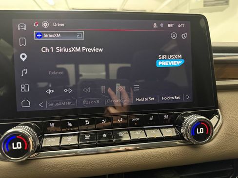 Used 2025 GMC Canyon Denali AWD/4WD image 21
