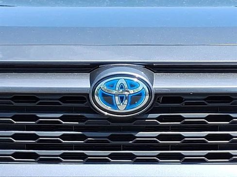 Used 2024 Toyota RAV4 LE AWD/4WD image 15