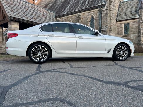 Used 2019 BMW 540i xDrive AWD/4WD image 25