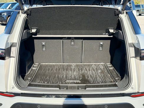 Used 2025 Land Rover Range Rover Evoque S image 12