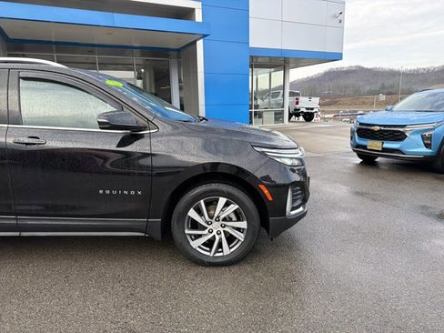 Used 2022 Chevrolet Equinox Premier w/ LPO, Floor Liner Package image 2