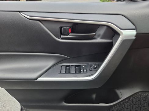 Certified 2025 Toyota RAV4 LE FWD image 26
