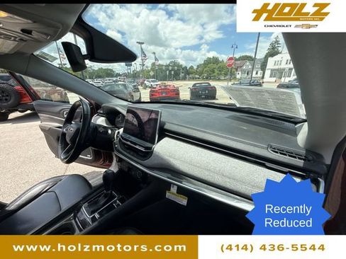 Used 2022 Jeep Compass Latitude w/ Sun and Sound Group AWD/4WD image 29