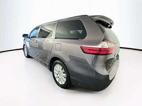 Used 2016 Toyota Sienna XLE Premium AWD/4WD image 4