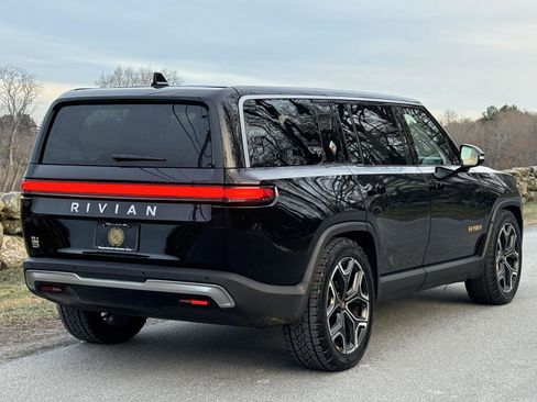 Used 2022 Rivian R1S Launch Edition image 4