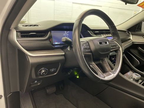 Used 2021 Jeep Grand Cherokee L Limited image 21