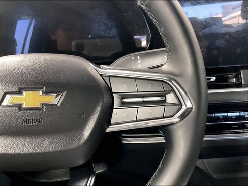 Used 2025 Chevrolet Equinox LT image 24