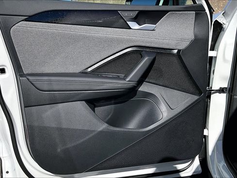 New 2026 Volkswagen Tiguan S image 10