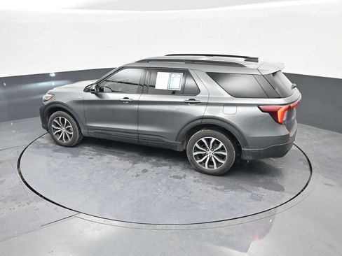 Used 2025 Ford Explorer ST-Line image 30