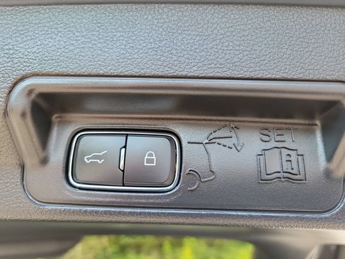 Used 2025 Ford Explorer ST-Line RWD image 34