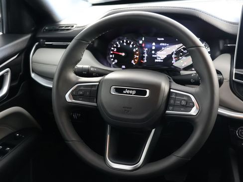 Used 2025 Jeep Compass Limited AWD/4WD image 10