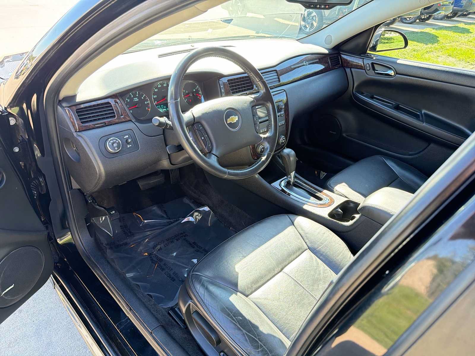 Used 2013 Chevrolet Impala LTZ FWD image 2