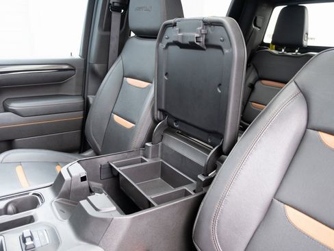 Used 2023 GMC Sierra 1500 AT4 w/ Technology Package image 8