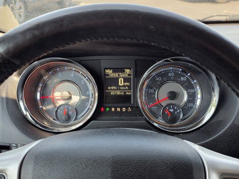 Used 2015 Chrysler Town & Country Touring w/ Driver Convenience Group FWD image 48