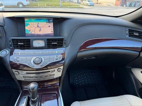 Used 2019 INFINITI Q70 Luxe w/ Sport Package image 26