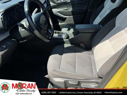 Certified 2024 Chevrolet Trax RS w/ Driver Confidence Package FWD image 18