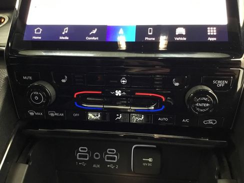 Used 2024 Jeep Grand Cherokee Limited AWD/4WD image 27