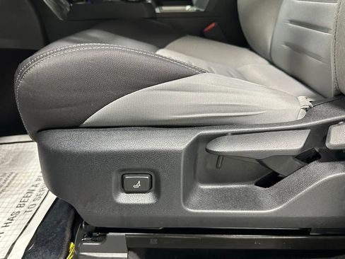 Used 2025 Toyota Tacoma TRD Sport AWD/4WD image 12