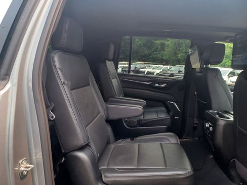 Used 2023 GMC Yukon XL Denali AWD/4WD image 27