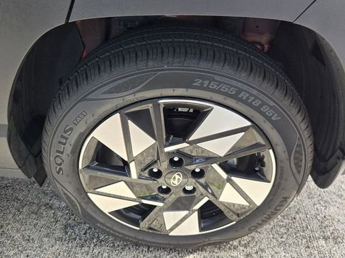 Used 2025 Hyundai Kona SEL FWD image 11