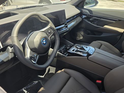 New 2026 BMW i5 eDrive40 AWD/4WD image 5