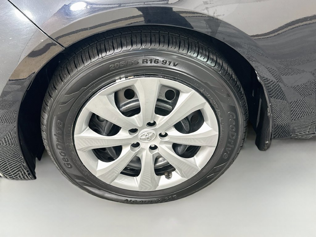 Certified 2025 Toyota Corolla LE FWD image 30