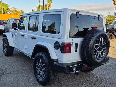 Used 2024 Jeep Wrangler Unlimited Sahara AWD/4WD image 4