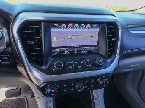 Used 2017 GMC Acadia SLT FWD image 20