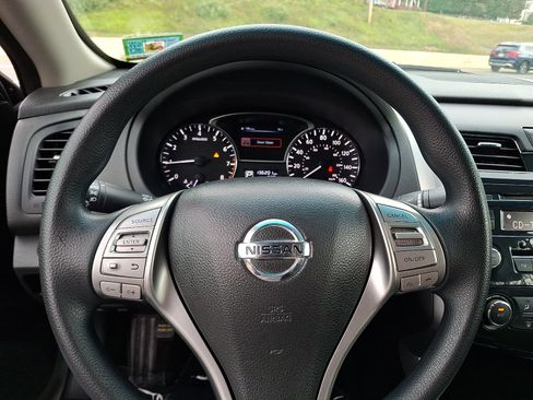 Used 2014 Nissan Altima 2.5 S FWD image 17