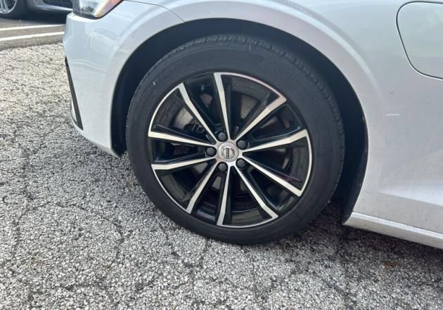 Used 2024 Volvo S60 T8 Core AWD/4WD image 4