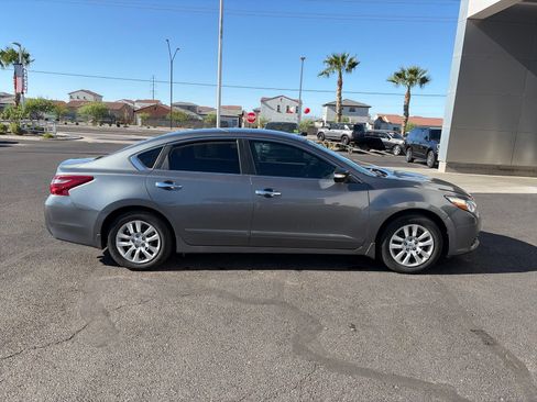 Used 2018 Nissan Altima 2.5 S w/ S Convenience Package FWD image 6