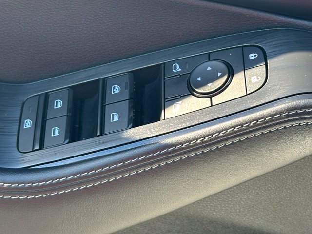 Certified 2025 Nissan Rogue SV AWD/4WD image 19