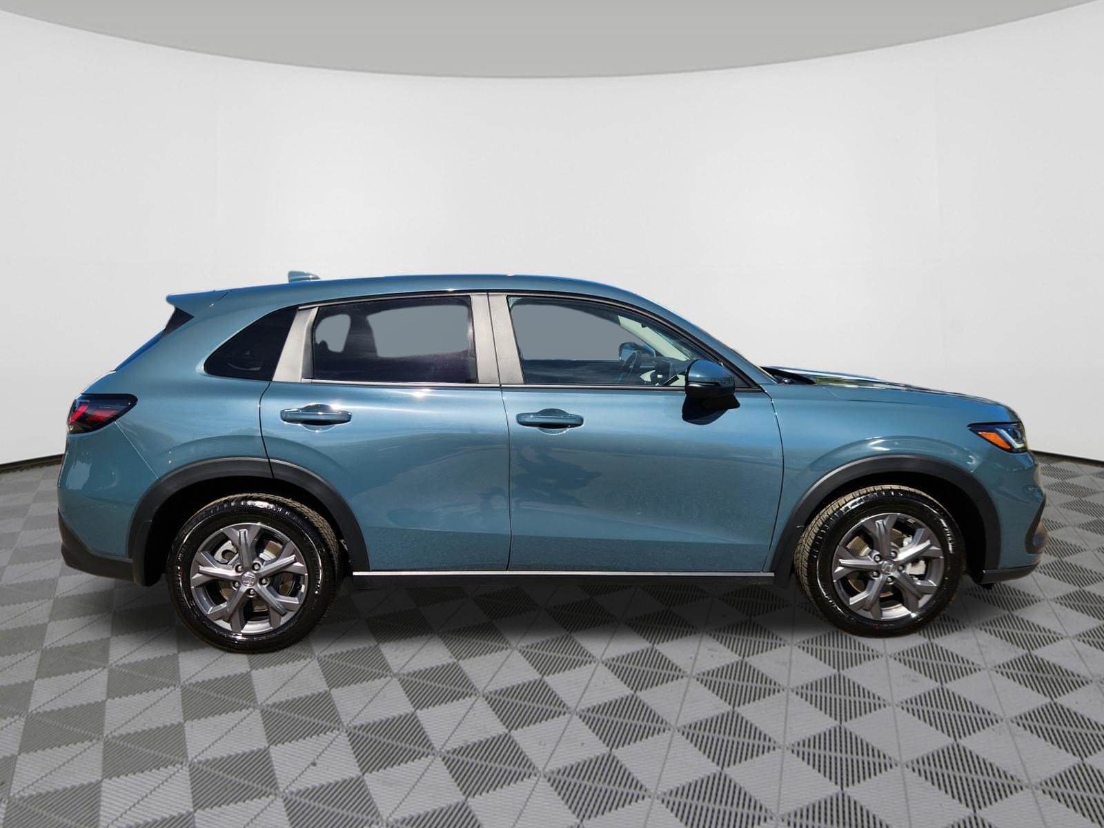 Certified 2027 Honda HR-V LX image 6