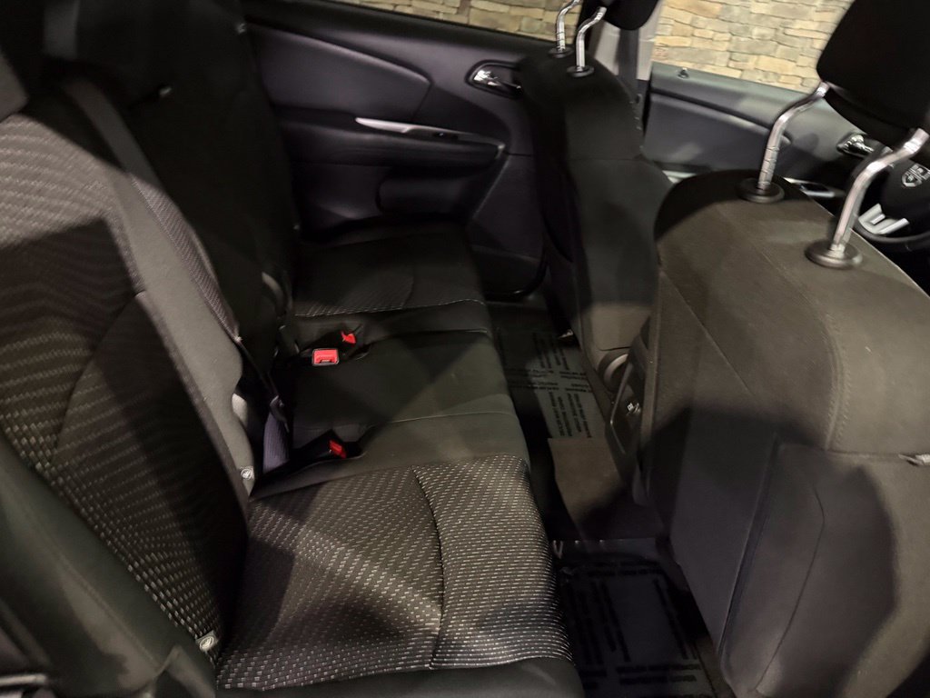 Used 2019 Dodge Journey SE w/ Connectivity Group FWD image 30