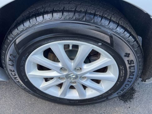 Used 2010 Toyota Camry XLE FWD image 7