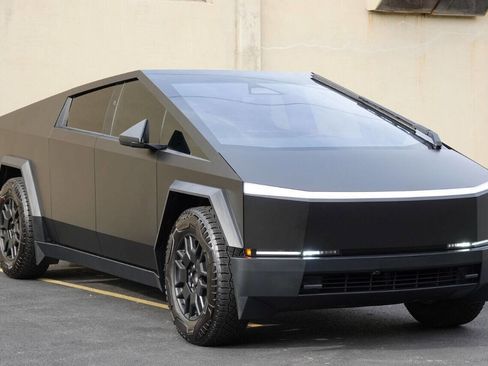 Used 2024 Tesla Cybertruck AWD Crew Cab image 54