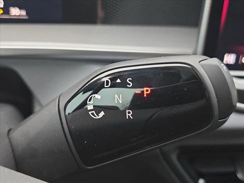 New 2026 Volkswagen Tiguan SE R-Line image 15