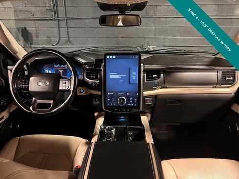 Used 2023 Ford Expedition Platinum image 2