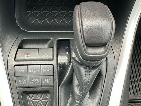 Used 2023 Toyota RAV4 LE AWD/4WD image 25