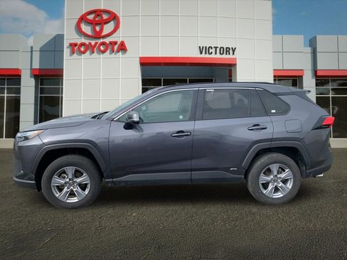 Used 2025 Toyota RAV4 XLE AWD/4WD image 6