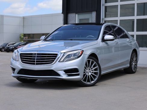 Used 2017 Mercedes-Benz S 550 Sedan image 3