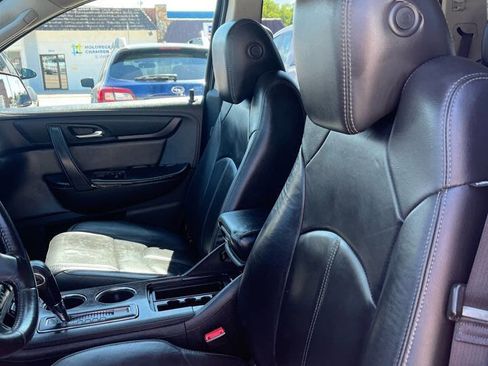 Used 2016 Chevrolet Traverse LT image 18
