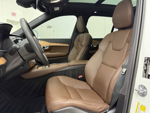 Certified 2023 Volvo XC90 B5 Plus w/ Protection Package Premier AWD/4WD image 12