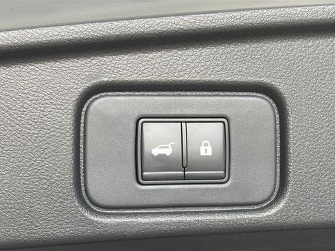 Used 2023 Nissan Pathfinder Platinum w/ Cargo Package AWD/4WD image 16